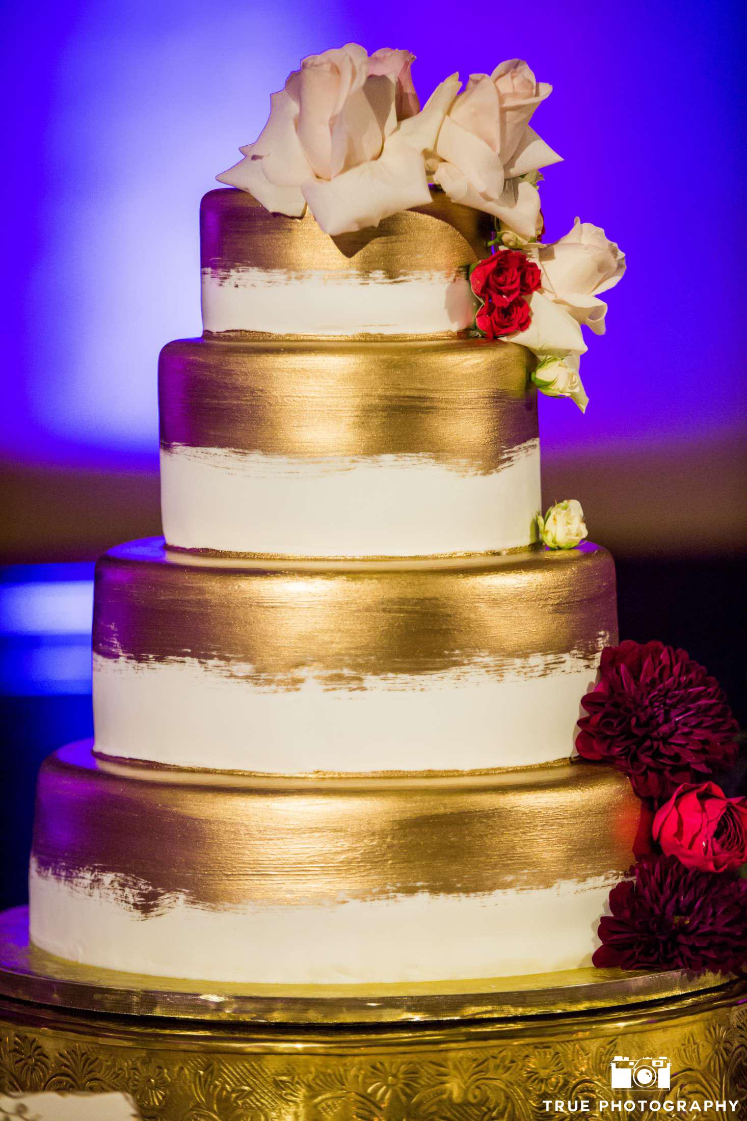 Eco-chic Glam Gold New Year's Wedding - Ecopartytime (Photo Credits: True Photography)