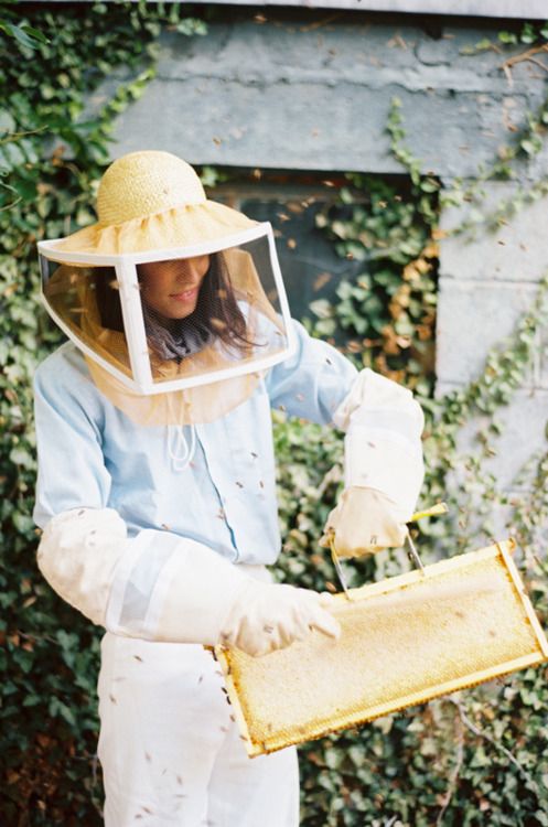 Sweet & Eco-chic Honey Bee Wedding Must-Haves from Ecopartytime - Honeybee Bee Keeper