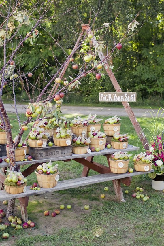 Sustainable Apple Wedding by Ecopartytime - Apple Wedding Gift Baskets