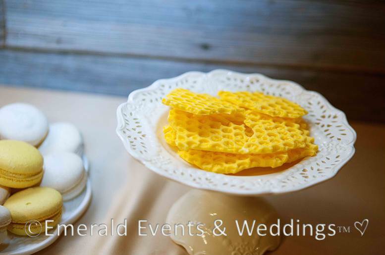 Sweet & Eco-chic Honey Bee Wedding Must-Haves from Ecopartytime - Honey